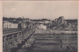 88 - Chatel Sur Moselle - Le Centre De La Ville A été Abimé En 1940 - L'église A été Très Touchée (Citroën Traction) - Chatel Sur Moselle