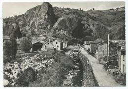 CPSM PRADES, LA SEUGE, A GAUCHE, LE VILLAGE, LE ROCHER, LA STATION CLIMATIQUE REPUTEE POUR SA PECHE, HAUTE LOIRE 43 - Otros & Sin Clasificación