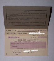 RARE ANCIEN CHEQUIER CREDIT LYONNAIS 1945, CARNET DE CHEQUES, CHEQUE PAYABLE A L'AGENCE FERMEE DE VOUZIERS, ARDENNES 08 - Cheques En Traveller's Cheques