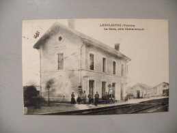 A368. CPA. 86. LENCLOITRE. La Gare,coté CHATELLERAULT.  Beau Plan Animé. Ecrite & Voyagée - Lencloitre