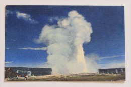 OLD FAITHFUL GEYSER, YELLOWSTONE NATIONAL PARK, WYOMING, Linen - Yellowstone