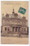 Montiers-sur-Saulx (55) - L'Hôtel De Ville. Carte Colorisée, Gauffrée, A Circulé (1910). - Montiers Sur Saulx