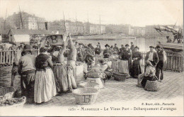 13......BOUCHES DU RHONE.....MARSEILLE....LE VIEUX PORT...DEBARQUEMENT D'ORANGES - Vieux Port, Saint Victor, Le Panier