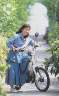 TC JAPON / 110-73397 - FEMME / Moto Mobylette - NISSAY - GIRL WOMAN JAPAN Free Phonecard - Frau TK - Assu 2196 - Motorräder