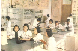 LA SALLE D'ETUDE MEDICALE DU PALAIS DES ELEVES ET DES ENFANTS DE PYONGYANG - Korea (Noord)