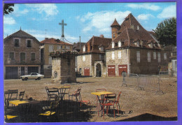 Carte Postale 46. Bretounoux  La Place La Croix De Fer Trés Beau Plan - Bretenoux