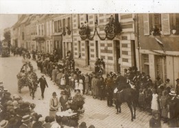 SAINT-PIERRE-LE-MOUTIER CARTE PHOTO CAVALCADE FETE DES FLEURS - Saint Pierre Le Moutier