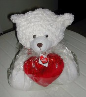 Ours Blanc En Peluche Avec Coeur Rouge - Teddybären