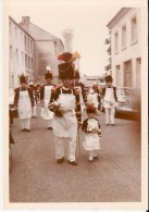 FOSSES-LA-VILLE (5070) : Marche De Saint-Feuillien - Carte-photo Unique, Prise En 1961. Très Rare. - Fosses-la-Ville