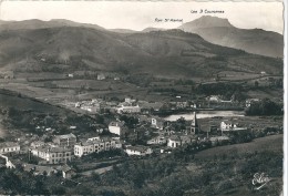 BEHOBIE      ( 64 )  Vue  Sur  La  Bidassoa  Et  L' Espagne .          (  C.P. S.m  Dentelée  Noire  G.Format ) - Béhobie