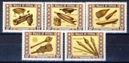 Wallis Et Futuna 1977 Serie N. 198-202 Artigianato MNH Catalogo € 14 - Neufs