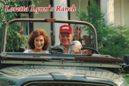 Loretta Lynn In Golden Eagle Jeep Hurricane Mills Tennessee - Nashville