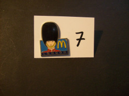 PIN´S - MCDONALD´S - London - Grenadier  - Voir Photo (7 ) - McDonald's