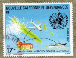 Nelle CALEDONIE : Météorologie : Journée Mondiale - Avion Et Bateau Recevant La Météo - Emblème Des NU - Gebraucht