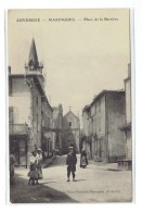 CPA 63 - AUVERGNE - MARINGUES - PLACE DE LA BARRIERE - Maringues