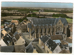 CPSM  44    HERBIGNAC     VUE AERIENNE SUR CENTRE VILLE    L EGLISE - Herbignac