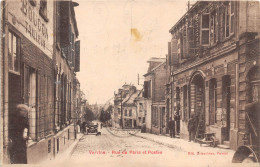 02- VERVINS -  RUE DE PARIS ET POSTES - Vervins