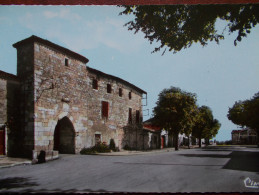 82 - MONTPEZAT De QUERCY - Porte Médiévalle. (CPSM) - Montpezat De Quercy