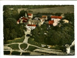 CP - VIC LE COMTE (63) Vue Generale Du Chateau Des Quayres - Vic Le Comte