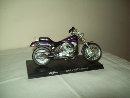 Harley Davidson (2002 FXSTD Deuce)  "Maisto"  Scala 1/18 - Motos