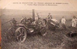 Tracteur Mogul 1915 Actionnant Une Moissonneuse Non Voyagée - Tractors