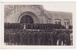 Carte Postale Photo Militaire Français Ossuaire De DOUAUMONT (Meuse) Près VERDUN Groupe De Soldats Français - Douaumont