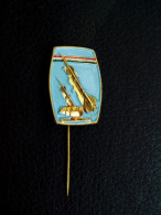 VINTAGE VERY RARE HUNGARY MILITARY ARTILLERY DEFENCE PIN BADGE ENAMEL - Luchtmacht