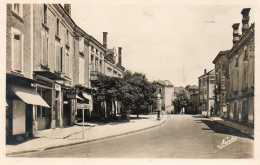 CPA - LIBOS (47) - Aspect De L'Avenue De Fumel Dans Les Années 40 - Libos