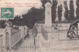Cp , MILITARIA , CHAMPIGNY , Monument De La Défense Où Reposent 2.300 Soldats Français Et Allemands, Tués En 1870 - Soldatenfriedhöfen