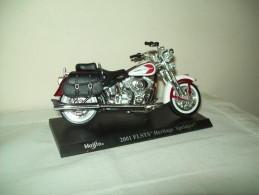 Harley Davidson (2001 Flsts Heritage Springer) "Maisto"  Scala 1/18 - Motorcycles