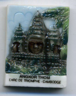 Fève Les Monuments D'asie - L'arc De Triomphe Angkor Thom - Cambodge - Countries