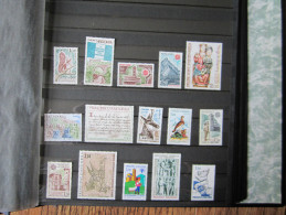 VEND BELLE COLLECTION TIMBRES D ´ ANDORRE FRANCAIS , ANNEES 1978 - 1986 COMPLETES , NEUFS SANS CHARNIERE !!!! - Sammlungen