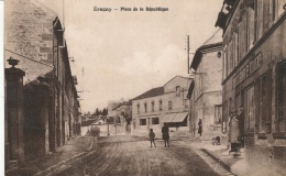 ( CPA 95 )  ÉRAGNY  /  Place De La République - - Eragny