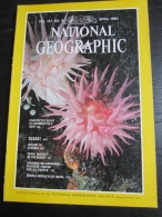 NATIONAL GEOGRAPHIC Vol. 157, N°4 1980 :  UNEXPECTED GLORY IN CANADA'S COLD - TEXAS- ESTONIA - OURSI - MAGNET IN THE DES - Geografia