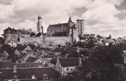 37. LE GRAND PRESSIGNY. CPA. VUE GÉNÉRALE. LE CHATEAU.  ANNÉES 50. - Le Grand-Pressigny