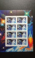 RUSSIA 1990 MNH (**)YVERT 5736 Day Of Cosmonautics.Sheet Small (2x4). - Full Sheets