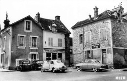 Samois : Place De La République - Samois