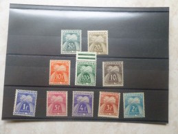 Andorre Taxe Neuf    32/41 Sauf  39/40 A Charnieres 100 F En Neuf Bord De Feuille - Unused Stamps