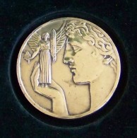 Médaille Bronze De Joseph Witterwulghe Cigarette St Michel époque Art Déco 1930 - Professionali / Di Società