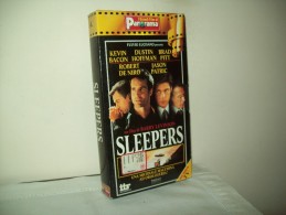 I Granfi Film Di Panorama "Sleepers"  Con Dustin Hoffman, Brad Pitt, Kevin Bacon, Robert De Niro, Jason Patric - Histoire