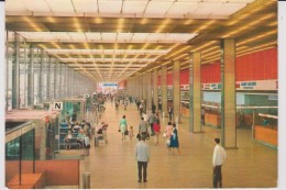 R  12 : PARIS :  Aéroport :   Hall De La  Gare - Paris Airports