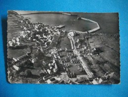 PORT EN BESSIN  -  14  -  Vue Aérienne  -  Le Port, La Ville Et Les Jetées  -  Calvados - Port-en-Bessin-Huppain