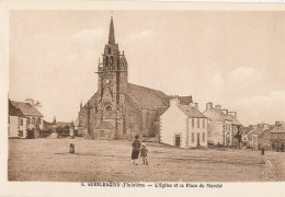 29 // GUERLESQUIN   L'église Et La Place Du Marché 6 - Guerlesquin