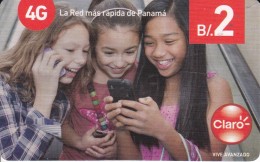 TARJETA DE PANAMA DE CLARO DE B/2 DE UNAS NIÑAS CON MOVIL - Panama