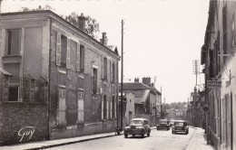 CARTE POSTALE    MOISSELLES  95   La Rue De Paris - Moisselles