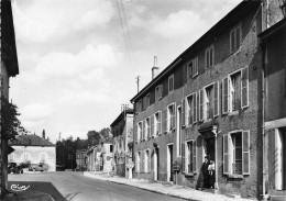 CPSM - DOULEVANT LE CHATEAU - Place Et Rue Basse - Doulevant-le-Château