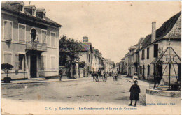 LEMBEYE - La Gendarmerie Et La Rue De Conchez - Attelage - Puits    (90463) - Lembeye