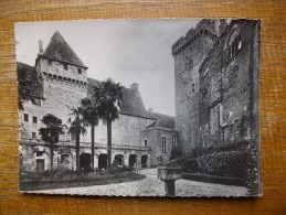 Château De Castelnau-bretenoux , Fondation Jean Moulièrat , Cour Intérieure - Bretenoux