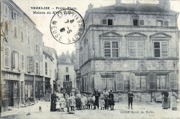 54 VEZELISE PETITE PLACE BELLE ANIMATION MAISON DU 16° SIECLE - Vezelise