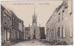Saint-Aignan-sur-Roë. La Place De L'église. - Saint Aignan Sur Roe